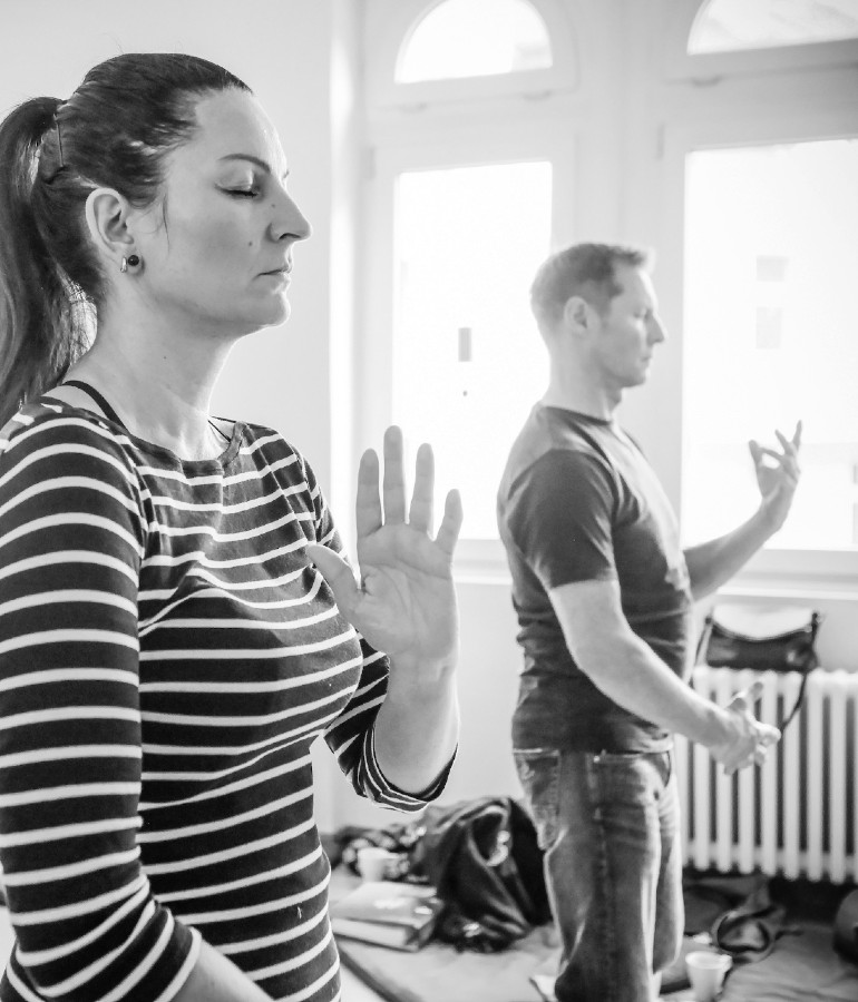 20181111-HerzQiGong-142-w (1) Führen Sie jetzt eine TCM Ausbildung durch für mehr Gesundheit und innere Ruhe. Mit erprobten Übungen lernen Sie neues theoretisches und praktischen Wissen von Qi Gong kennen.