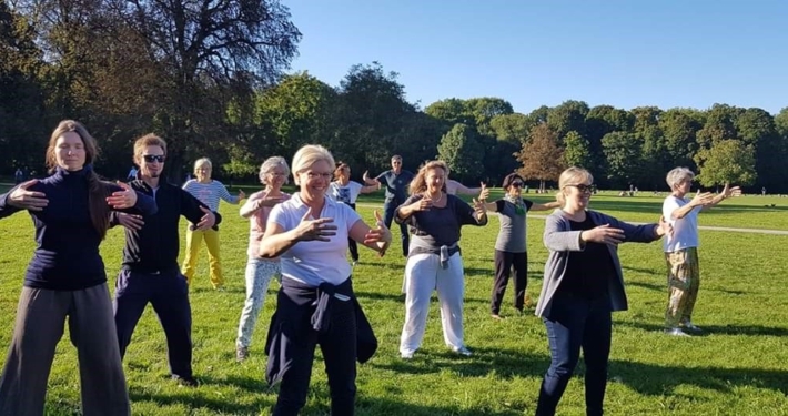 Qi Gong draußen
